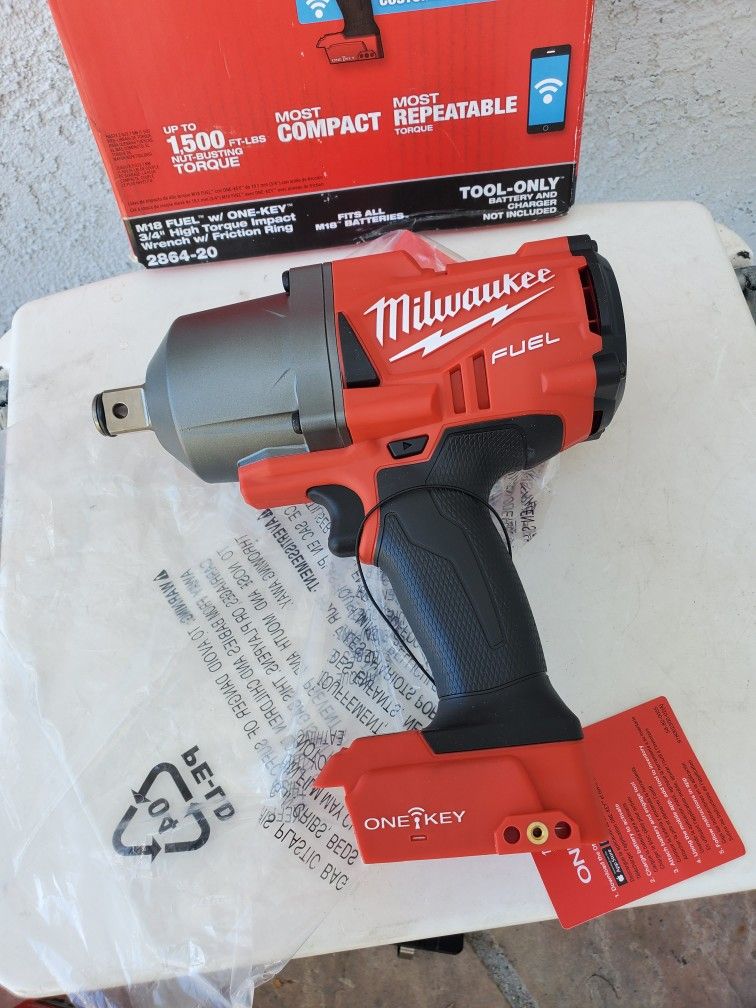 Milwaukee
M18 FUEL ONE-KEY 18V Lithium-Ion Brushless Cordless 3/4 in. Impact Wrench with Friction Ring (Tool-Only)
