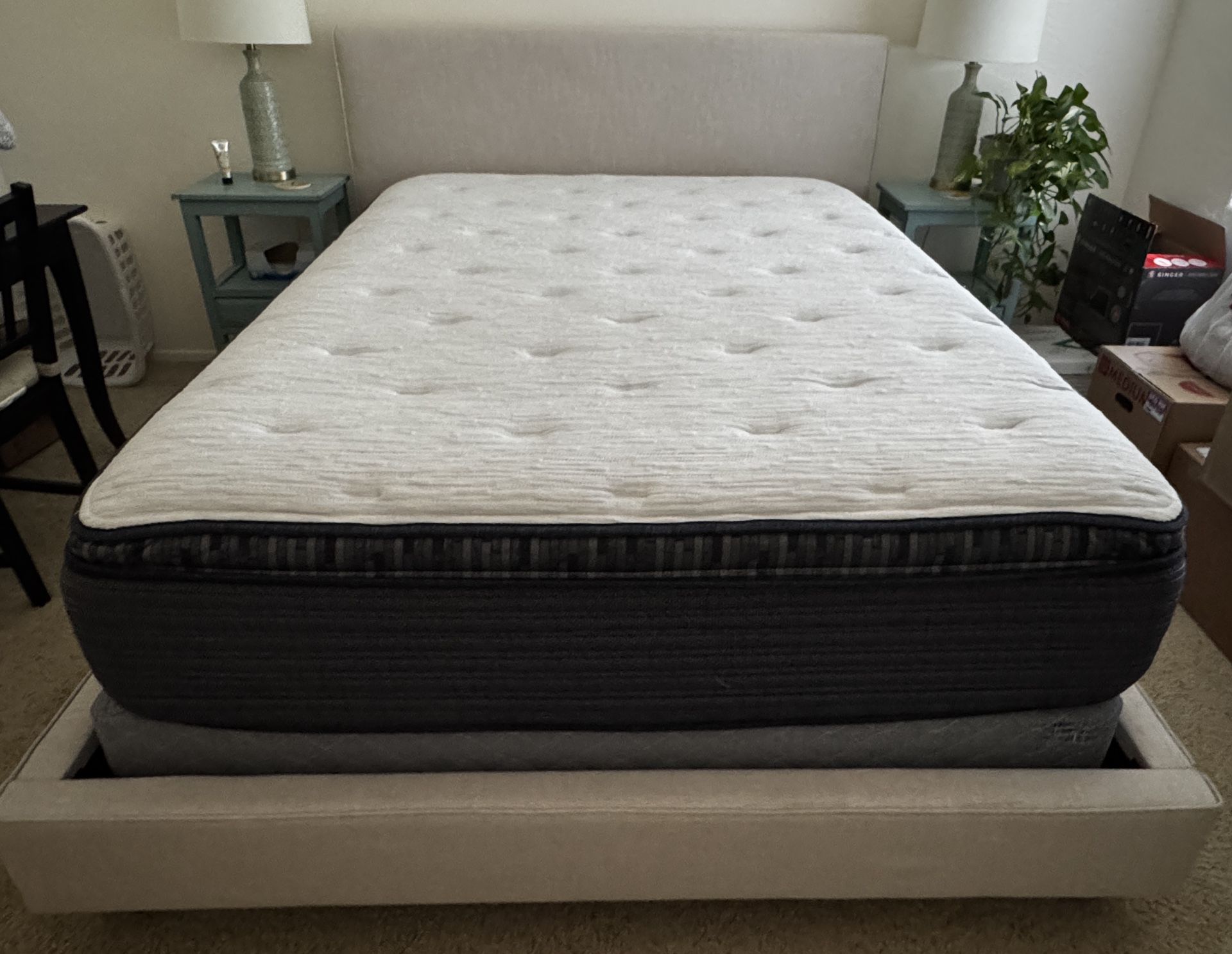 Like New Queen Mattress - Beautyrest