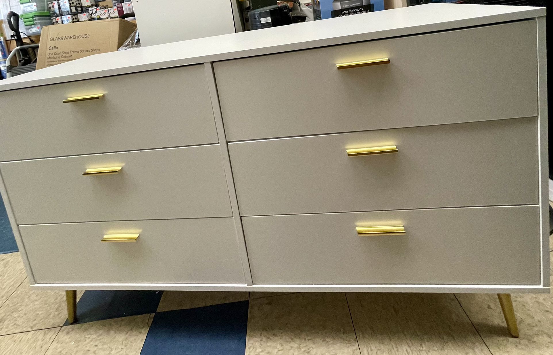 6 Drawer chest/ Dresser with Metal Legs 
