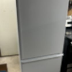 WHITE REFRIGERATOR 