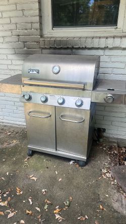 Monument propane grill