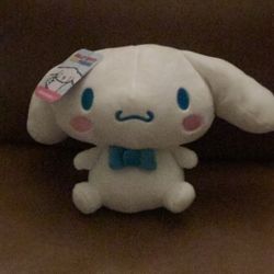 cinnamon roll plushie