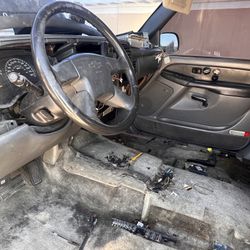 2004 Chevrolet Tahoe FULL PART OUT