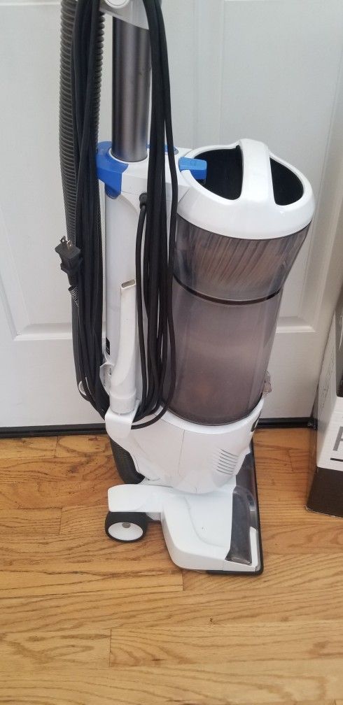 NEW cond WORKS EXCELLENT , AMAZING POWER SUCTION , IN THE BOX. ,