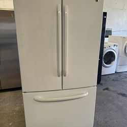 Shiny White GE Frenchdoor with icemaker can deliver  NOTE: crack on freezer door handle does not affect the structure of the handle. It’s just cosmeti