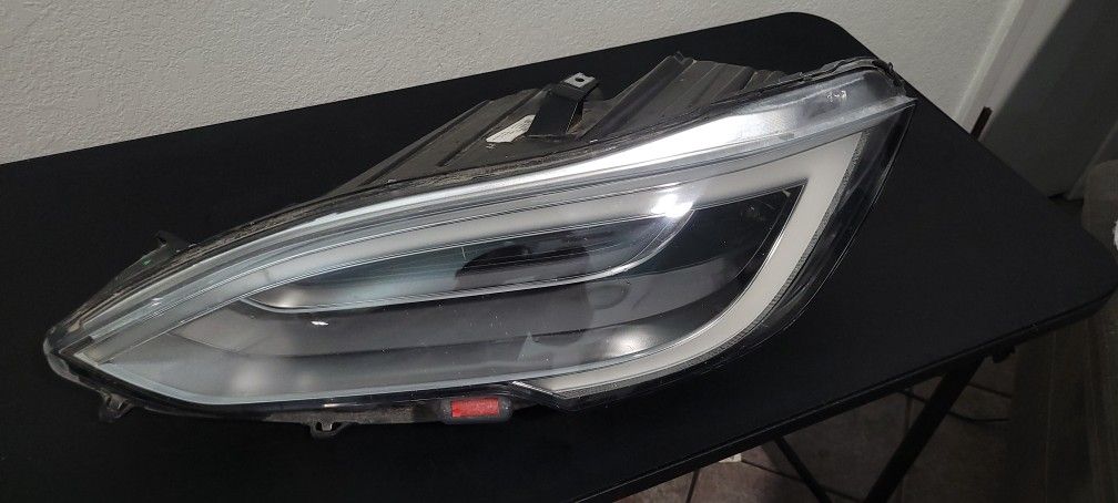 Tesla Model S Left Headlamp