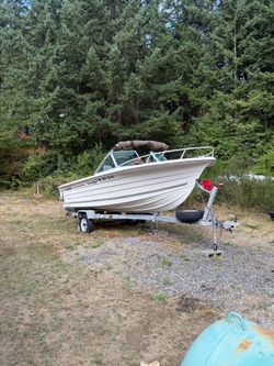 1976 Manatee bow rider
