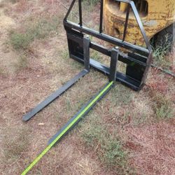 Pallet Forks. Skid Steer Forks 42"  New. Bobcat. Forklift 