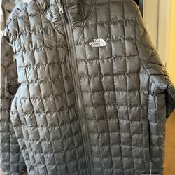 Brand new Women’s North Face jacket (L)