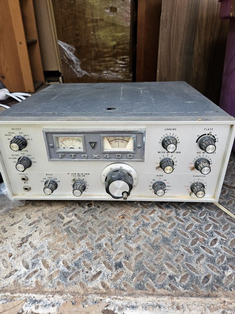 Vintage Ham Radio Receiver Yaesu FTD X 400