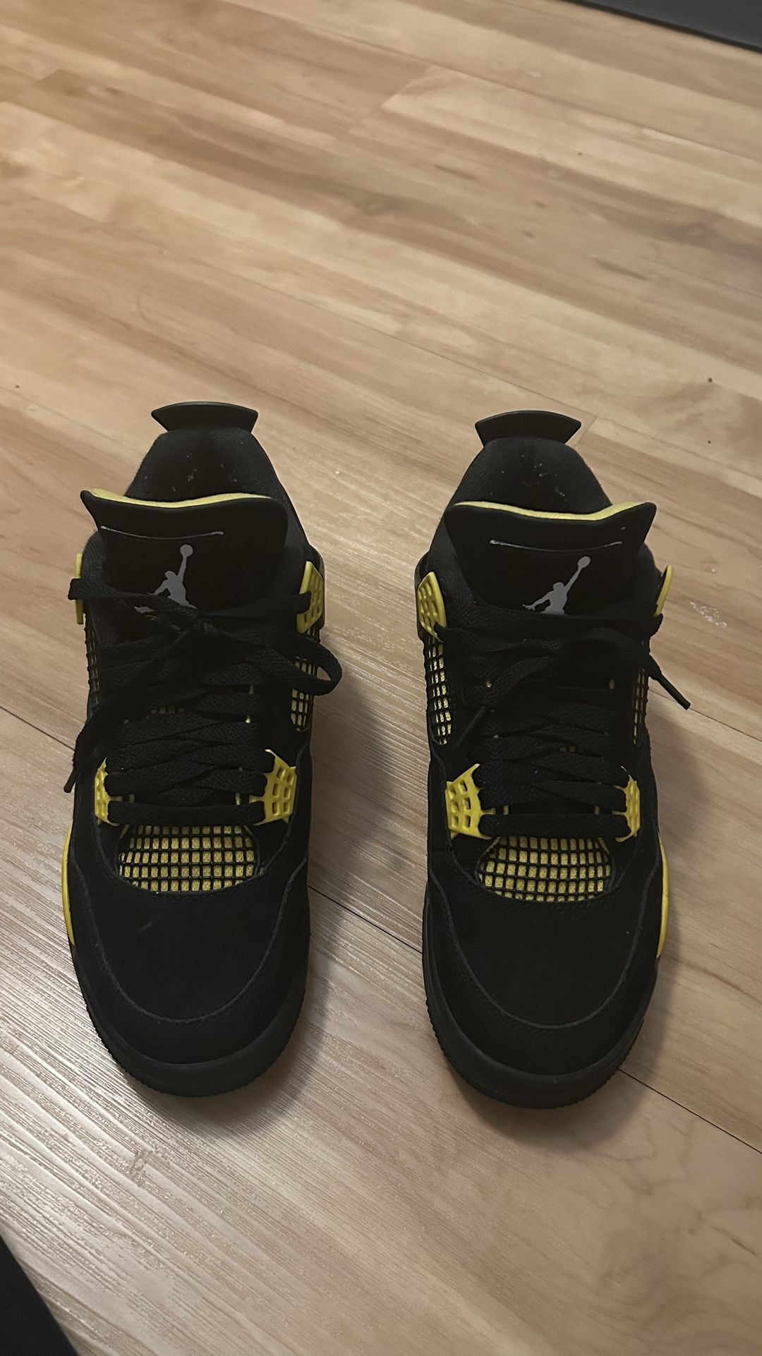 Air Jordan 4 Thunder Size 7.5 Men