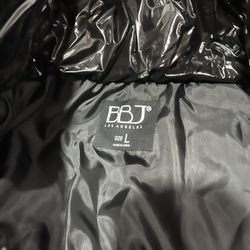 Puffy jacket size, large black