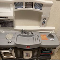 Step 2 kitchen