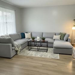 Couch / Sofa / Sectional - Delivery Available 