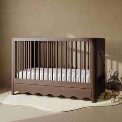 Convertible Crib with Drawer