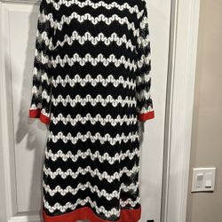 Chic Black and White Wavy Patterned Dress with Red Accents