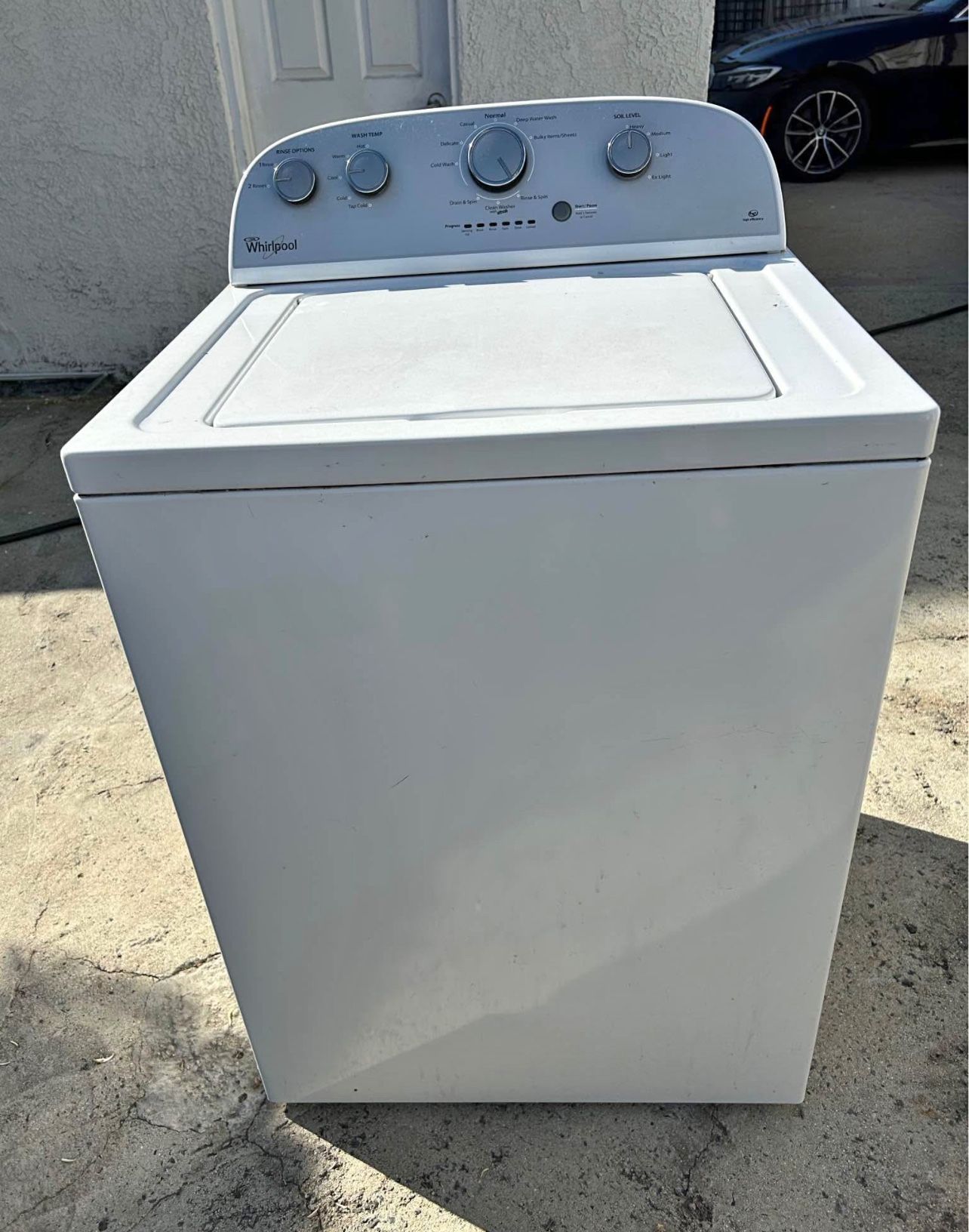 Whirpool Washer machine work well but need to manually turn to rinse after wash.