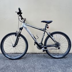 Trek 4300 24 speed Hybrid Mountain Bike/ 26” Tires / 18” Aluminum Frame / RST Suspension / Ready to Ride