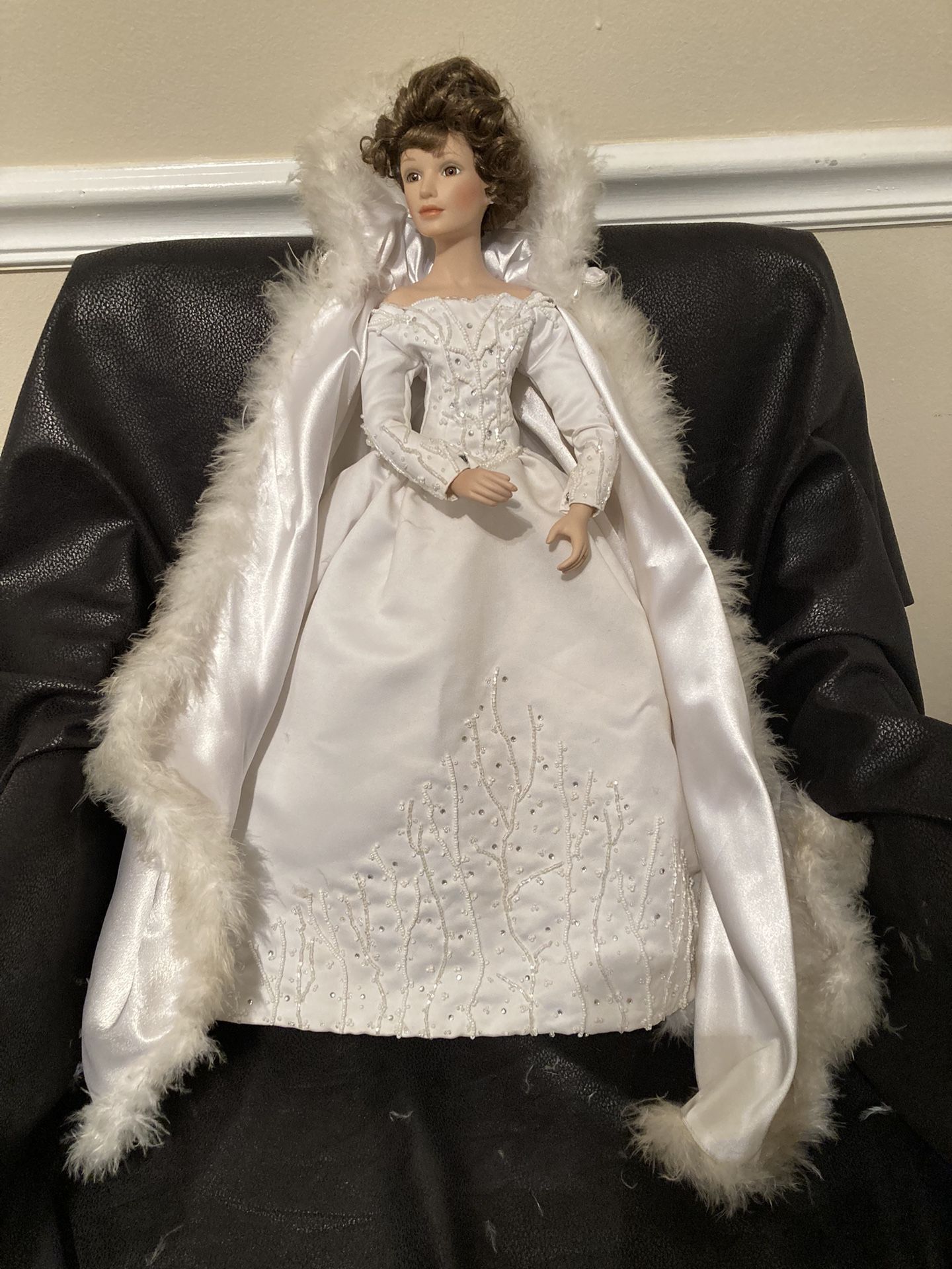 VINTAGE / RARE FIND/ ASHTON DRAKE DOLL/ A0412