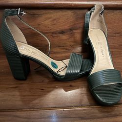 Green Chinese laundry Heels