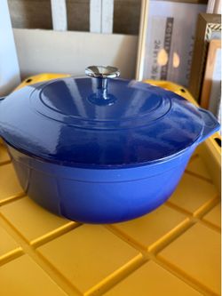 6.5 quart blue enamel Dutch oven