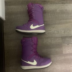 Brand New Women’s Nike Snowboard Boots Size 8.5