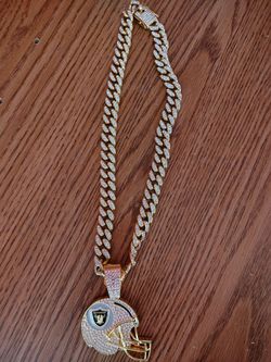 Moissanite raiders pendant make offers