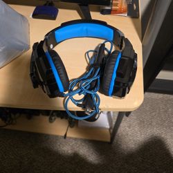 Headphones RGB With Microphone/Auriculares RGB Con Microfono