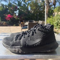Nike Kyrie 3 Triple Black