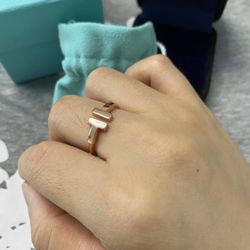 Tiffany & Co T Rose Gold Wire Ring Size 8