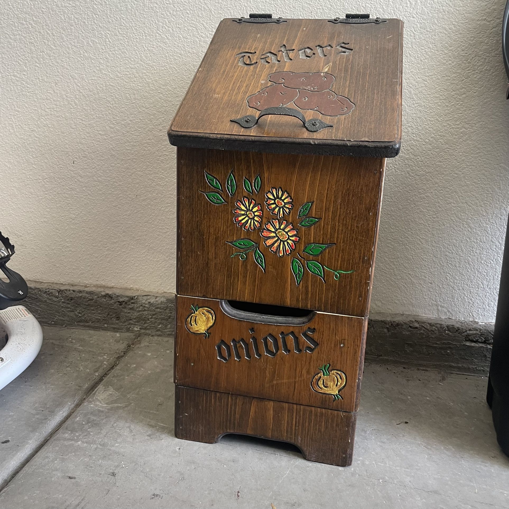 Vintage Potato/onion Bin