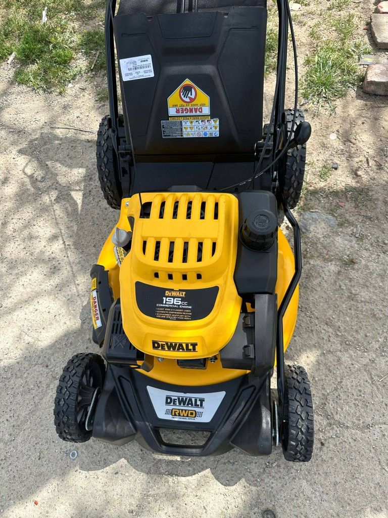 DEWALT21 in. 196cc E GOV Engine 3 in 1 Gas RWD Self Propelled Lawn Mower with High Rear Wheels