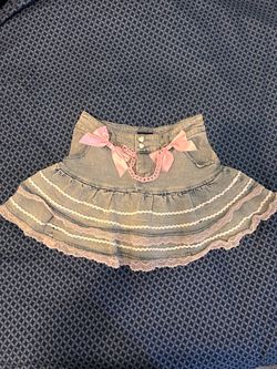Cute Denim flared skirt w lace edges Small