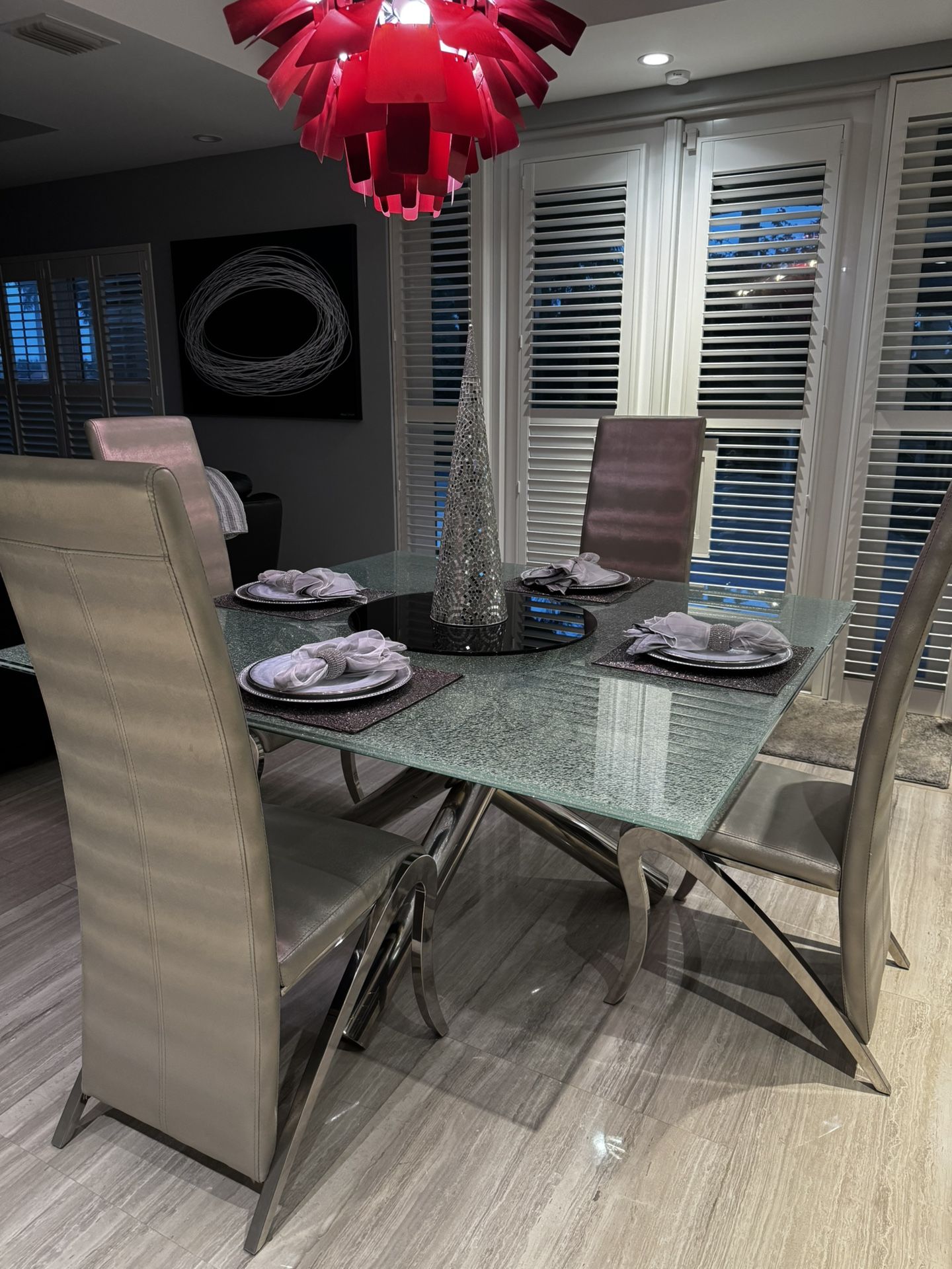 El Dorado Dining Room Table and Chairs