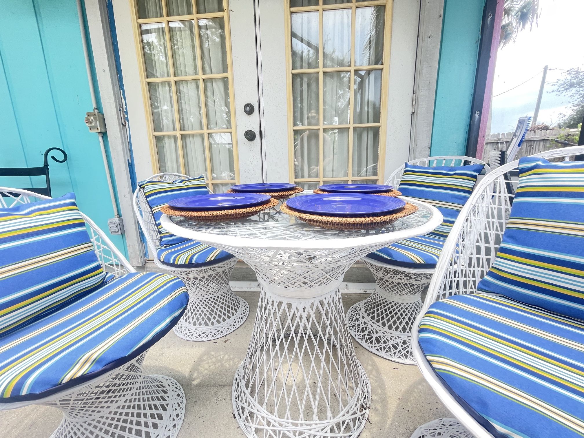 MCM Woodard Spun Fiberglass Bistro