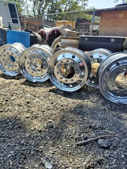 Wheels 22.5 x 9.0. Flat face for tires 315