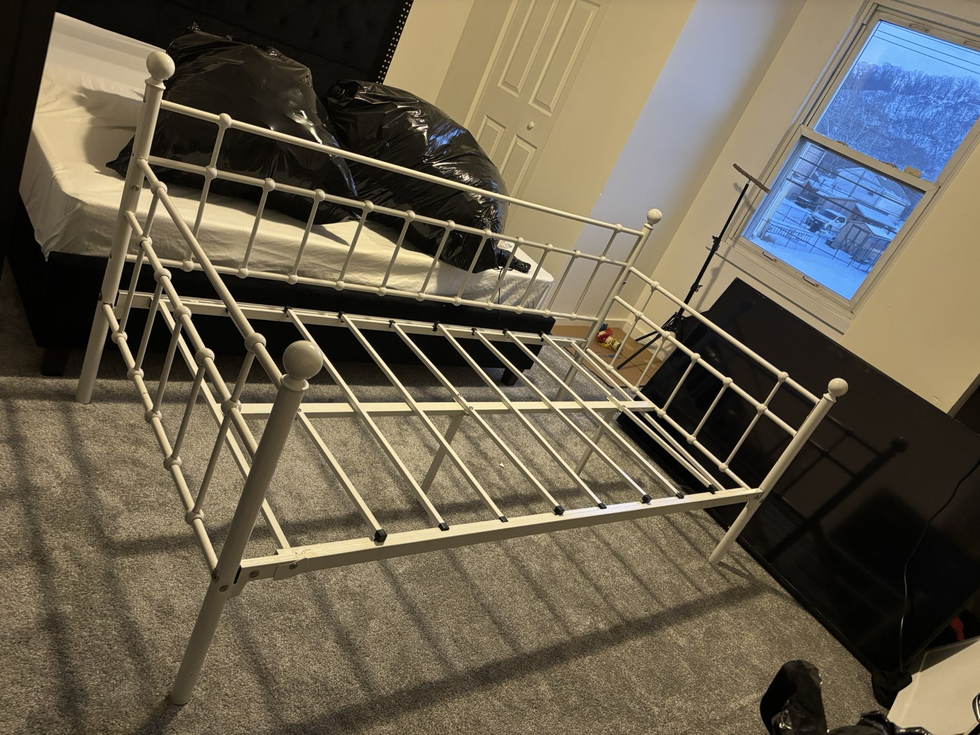 Metal Twin Size Day Bed