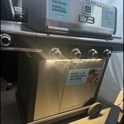 Charbroil Commercial Series 4-Burner Grill and Griddle Combo