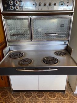 Frigidaire Flair electric stove (mid-century)