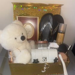 Sweeter Thank Pie Steve Madden Ladies Gift Basket 