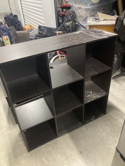 Box Cub Stand