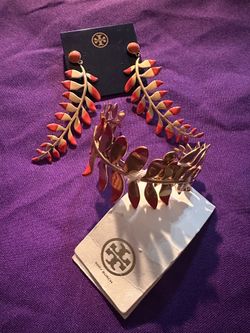 Tory Burch Flower Cuff Bracelet Earrings Set