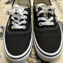 VANS - Black Vans