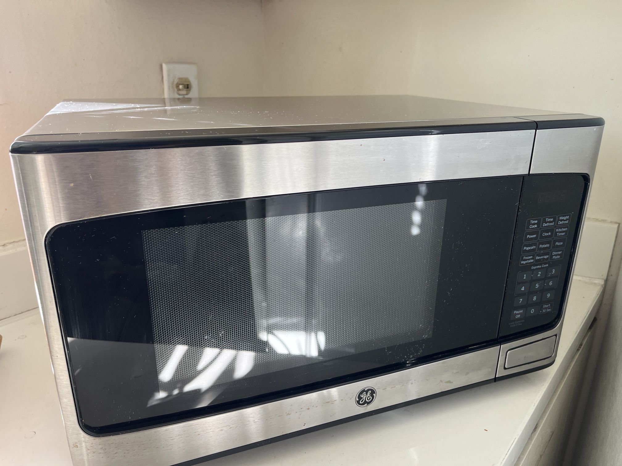 Super Clean GE Microwave