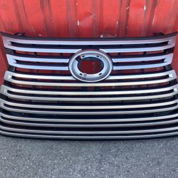Front grill Lexsus LX 600 Premium. 4WD. 2024-2025. OEM. Good condition.