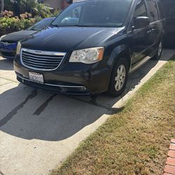 2011 Chrysler Town & Country