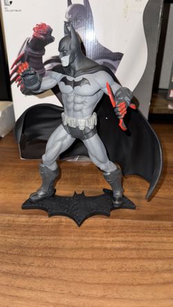Batman Arkham city Statue