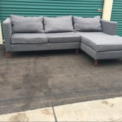 🛋 Jeromes Sectional Sofa