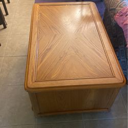 Beautiful Oak Coffee table