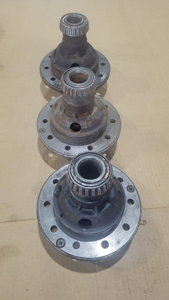 Ford 9 inch 28 Spline Detroit locker carriers